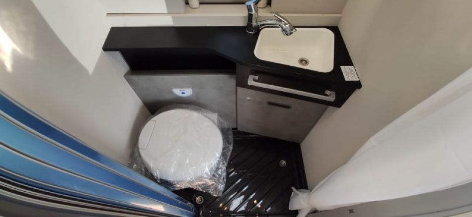 CROSSCAMP CAMPER VAN  FULL 600 
