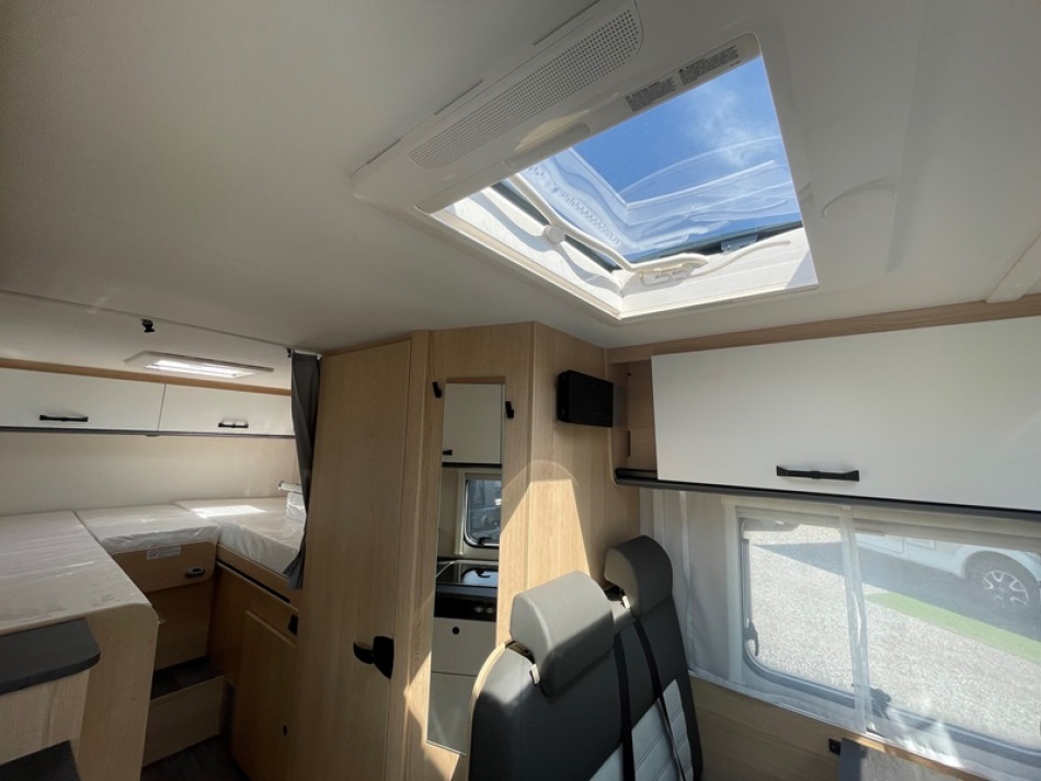 SUNLIGHT V 66 AE