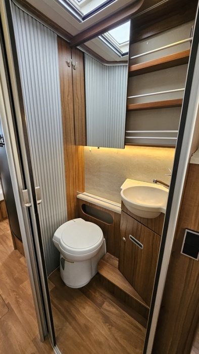 HYMERMOBIL B 698