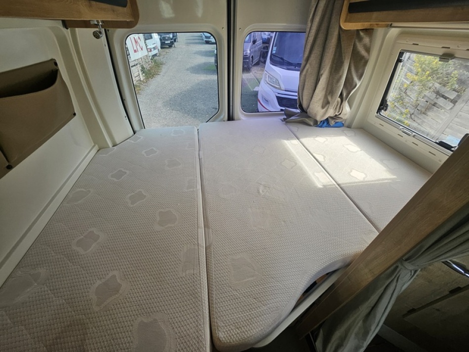 FONT VENDOME MASTER VAN 