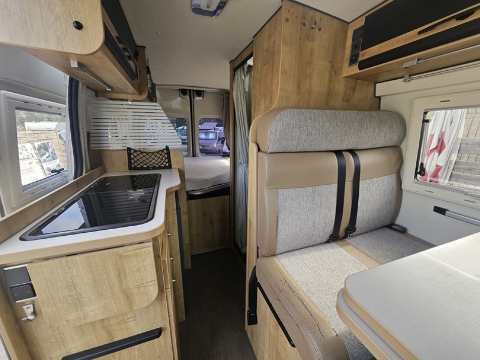 FONT VENDOME MASTER VAN 