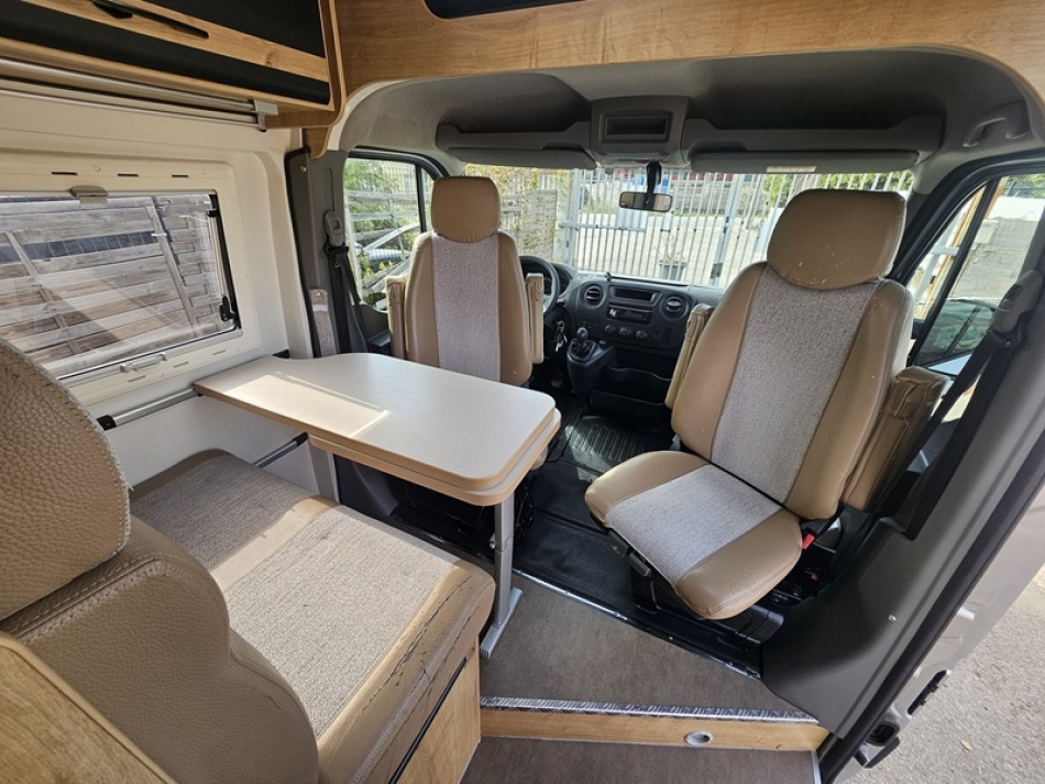 FONT VENDOME MASTER VAN 