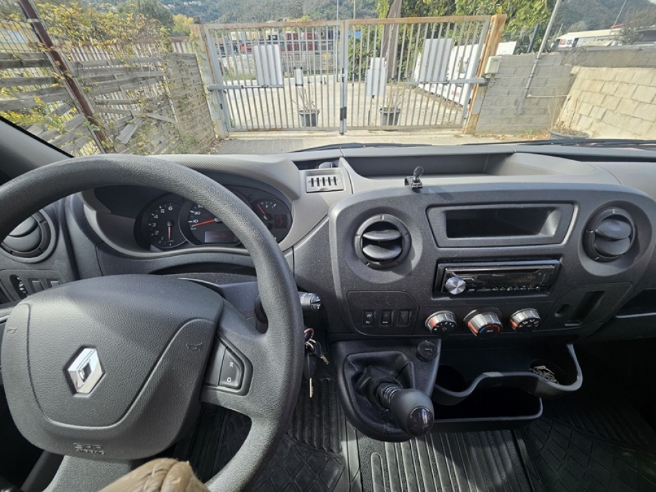 FONT VENDOME MASTER VAN 