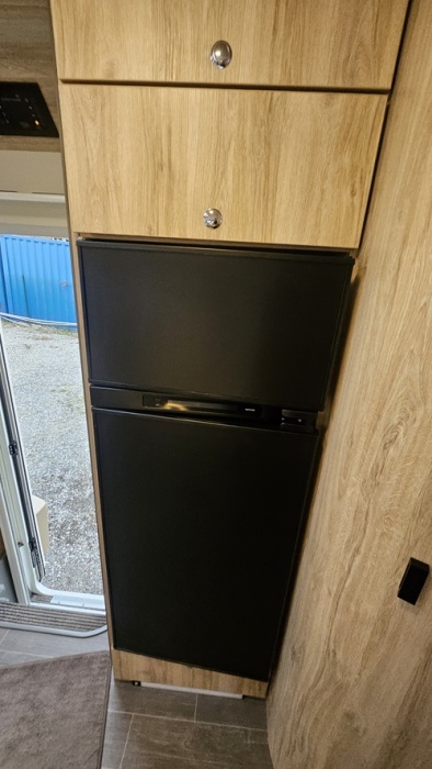 EURA MOBIL IL 695 QB