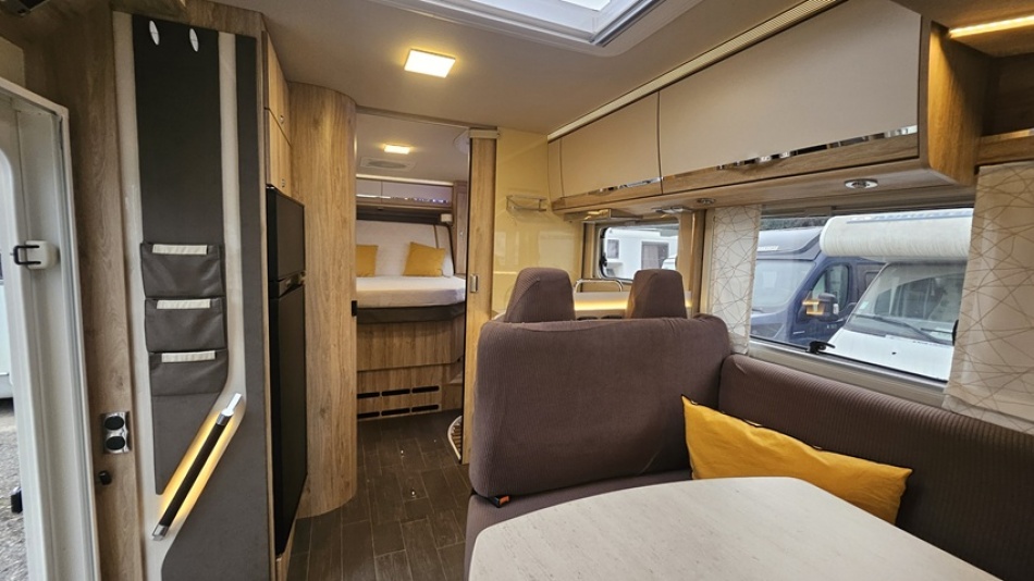 EURA MOBIL IL 695 QB