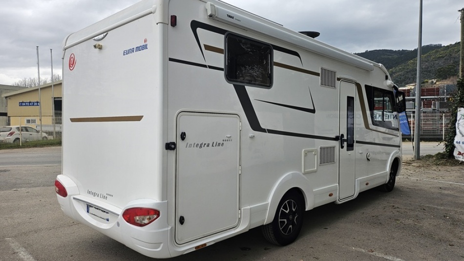 EURA MOBIL IL 695 QB