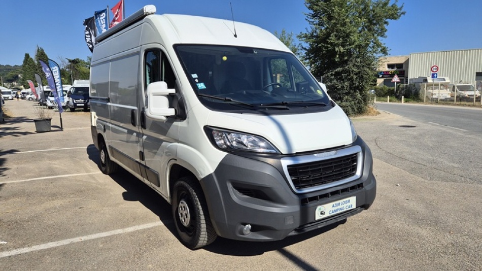 AUTRES PYRENEES VAN 