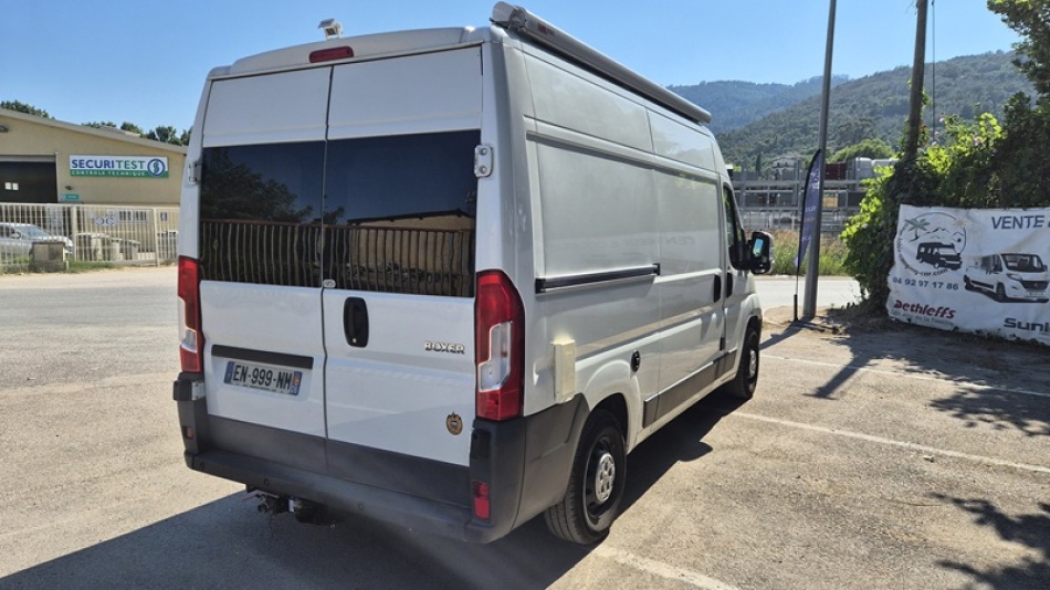 AUTRES PYRENEES VAN 