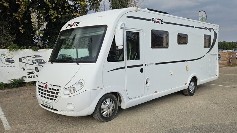 camping car PILOTE ESSENTIEL G740 mod&egrave;le 2015